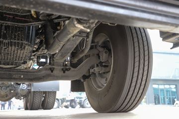 �������ó� ����KL�ؿ� 480���� 6X4 LNGǣ����ͼƬ