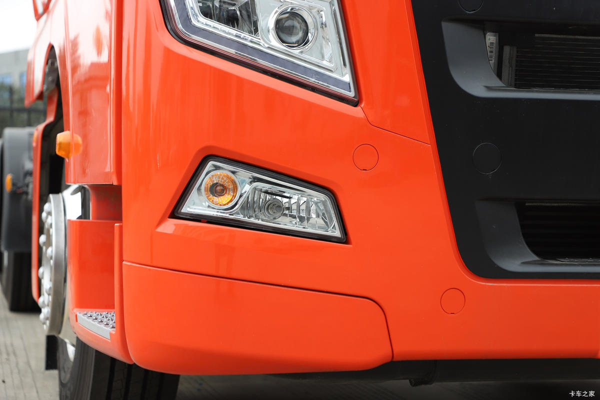 й ǵ¿SITRAK G7Sؿ  560 6X4 LNGԶǣ                                                