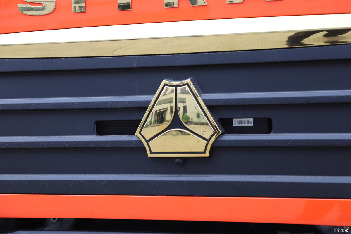 й ǵ¿SITRAK G7Sؿ  560 6X4 LNGԶǣ                                                