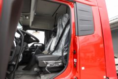 东风新疆 天锦KR燃气 260马力 4X2 9.6米CNG厢式载货车(DFV5182XXYGP6N)