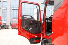东风新疆 天锦KR燃气 260马力 4X2 9.6米CNG厢式载货车(DFV5182XXYGP6N)