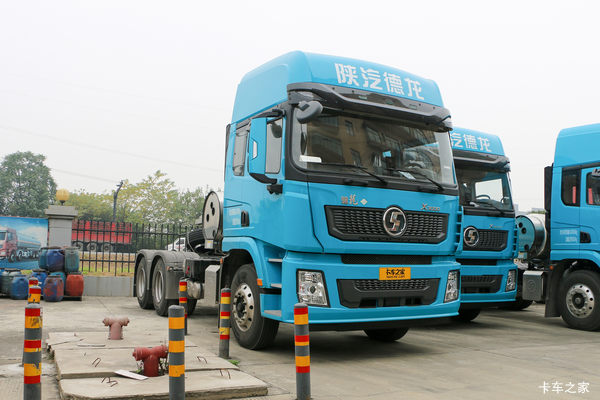 480马力 LNG牵引车 德龙X3000对比天龙KL