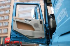 陕汽重卡 德龙X3000 经典版 480马力 6X4 LNG牵引车(SX4259XD4TLQ1)