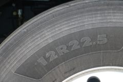 陕汽重卡 德龙X3000 经典版 480马力 6X4 LNG牵引车(SX4259XD4TLQ1)