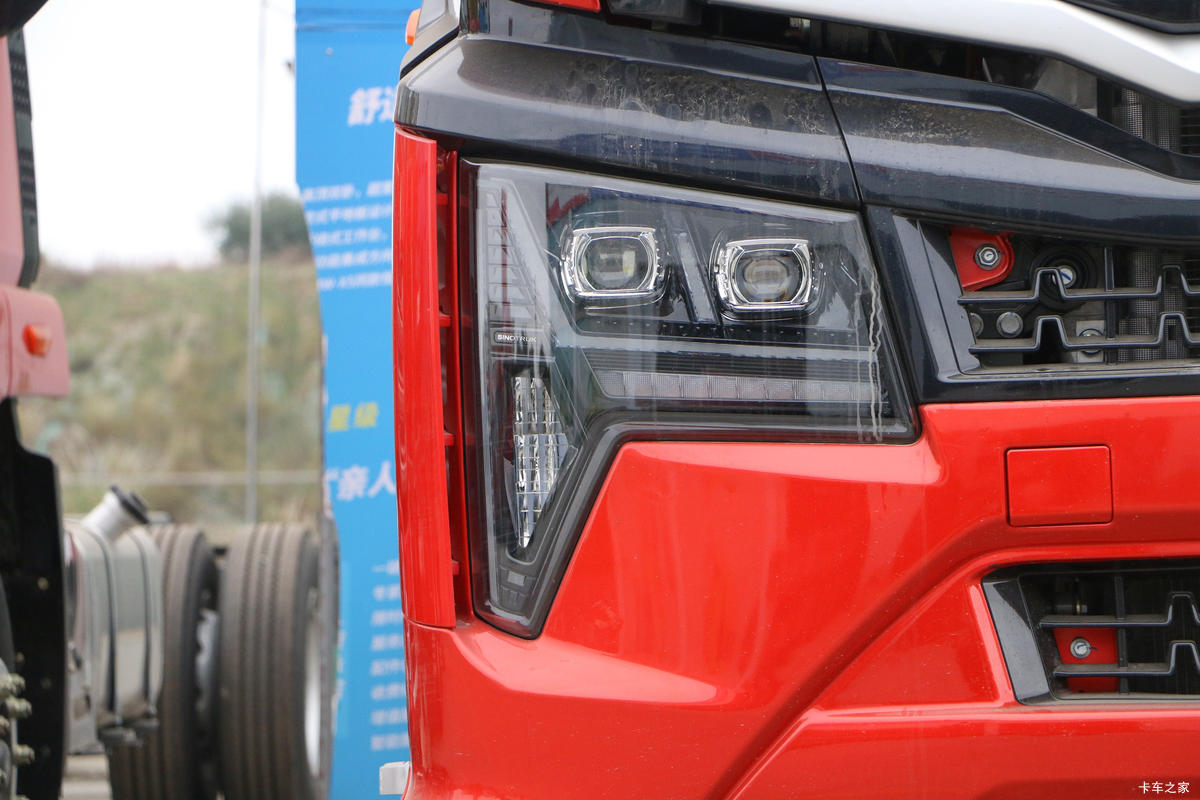 й HOWO Maxؿ ݰ 480 6X4 LNGǣ                                                