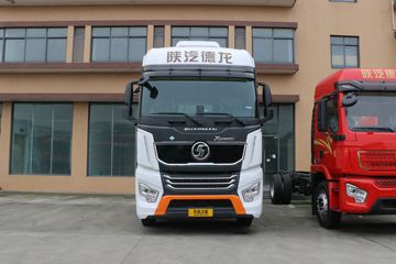 轻量化版 14.6L LNG/CNG 560马力 6X4 法士特12档 牵引车