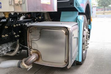 �����ؿ� ����X6000 ݼӢ�� 560���� 6X4 LNG�Զ���ǣ����(SX4259GE4TLQ2)ͼƬ