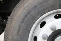 东风新疆 天龙KL燃气 500马力 4X2 LNG自动档牵引车(DFH4180D6)