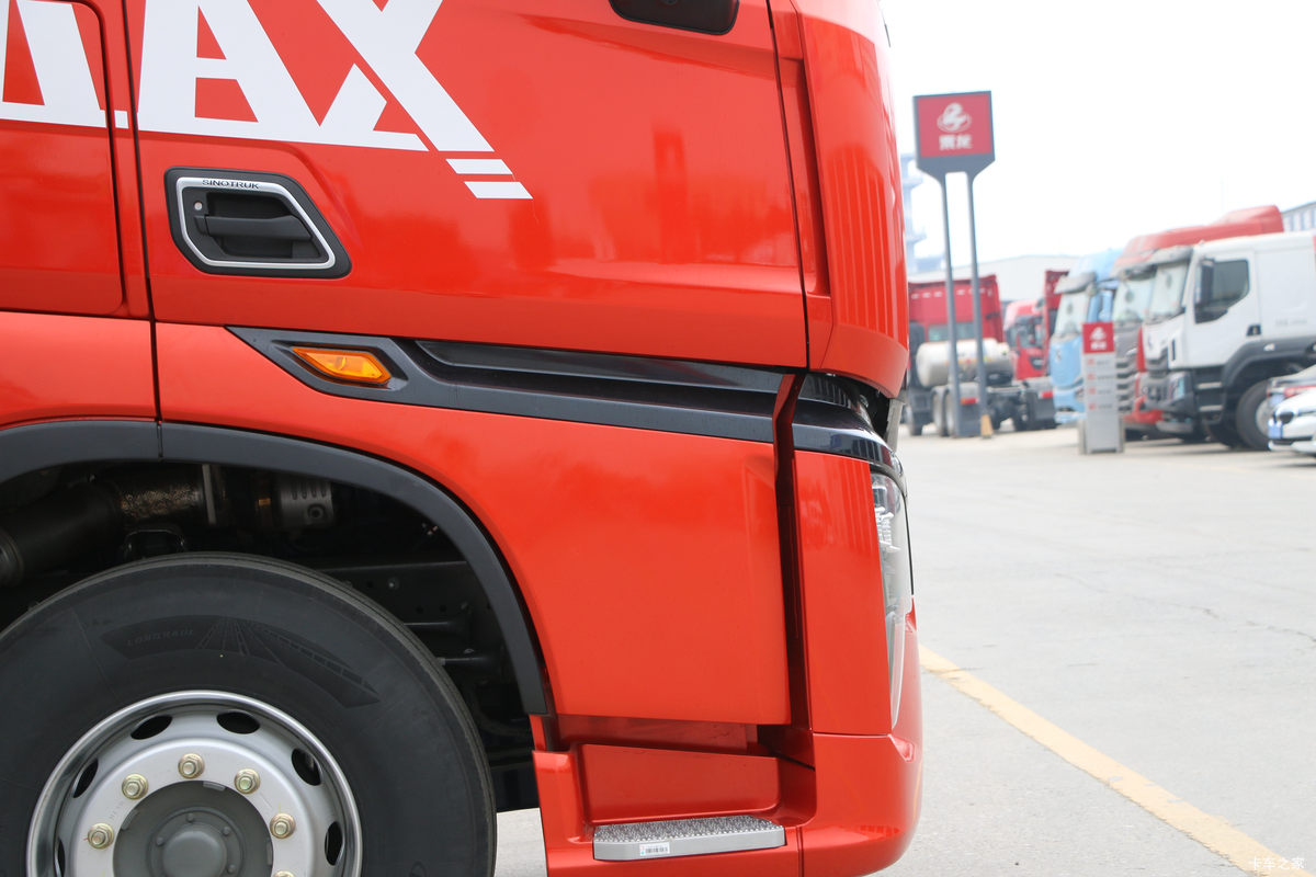 �й����� HOWO Max�ؿ� ���ݰ� 460���� 6X4 CNGǣ����(��ɫ)���                                                