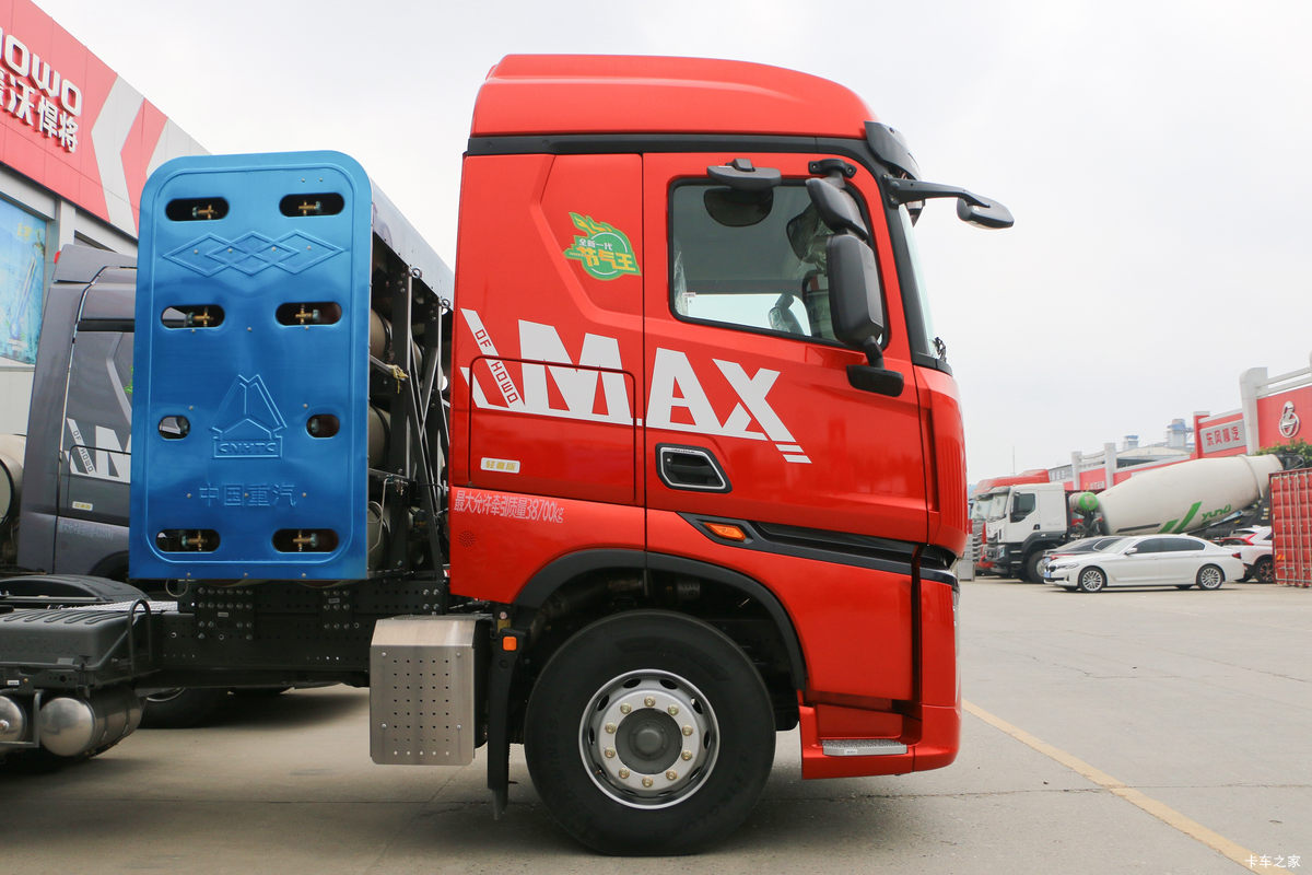 �й����� HOWO Max�ؿ� ���ݰ� 460���� 6X4 CNGǣ����(��ɫ)���                                                
