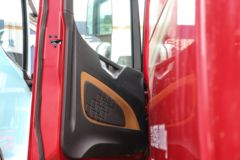 陕汽重卡 德龙X5000S 旗舰版 560马力 6X4 LNG牵引车(液缓)(红色)(SX4259XE4TLQ3)