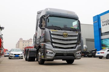 福田 欧曼EST 530马力 6X4 LNG自动档牵引车