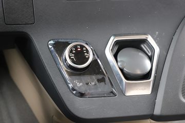 ���� ŷ��EST 530���� 6X4 LNG�Զ���ǣ����ͼƬ