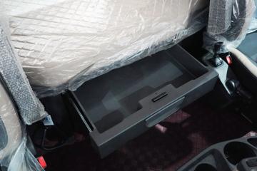 �����ؿ� ����X6000 �콢�� 700���� 6X4 LNG�Զ���ǣ����(Һ��)(SX4259GE4TLQ5)ͼƬ