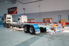 陕汽重卡 德龙X6000 530马力 4X2 主挂一体化LNG自动档牵引车