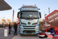 陕汽重卡 德龙X6000 旗舰版 840马力 6X4 自动档牵引车(液缓)
