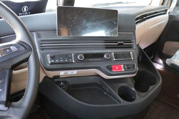 �����ؿ� ����X6000 �콢�� 840���� 6X4 �Զ���ǣ����(Һ��)ͼƬ