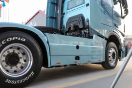 德龙X6000&nbsp;牵引车底盘                                                图片