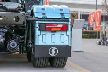 �����ؿ� ����X6000 �콢�� 840���� 6X4 �Զ���ǣ����(Һ��)ͼƬ