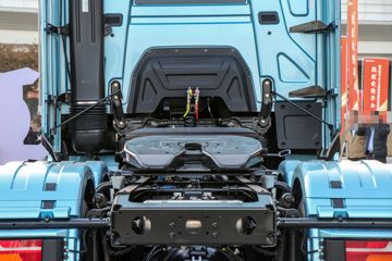 �����ؿ� ����X6000 �콢�� 840���� 6X4 �Զ���ǣ����(Һ��)ͼƬ