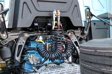 �����ؿ� ����X6000 �콢�� 840���� 6X4 �Զ���ǣ����(Һ��)ͼƬ