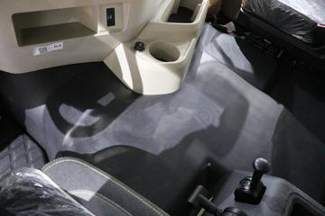 �����ؿ� ����X5000 ����� 530���� 4X2 LNG�Զ���ǣ����(Һ��)(SX4189XE1TLQ2)ͼƬ