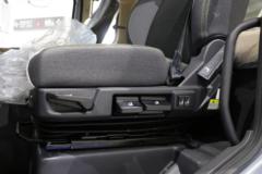 陕汽重卡 德龙X5000 经典版 530马力 4X2 LNG自动档牵引车(液缓)(SX4189XE1TLQ2)