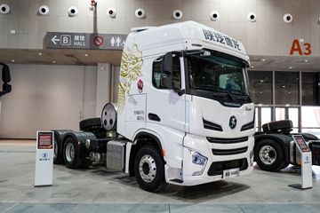 陕汽重卡 德龙X6000 旗舰版 580马力 6X4 柴油/LNG双燃料牵引车(液缓)(SX4259GD4TLH1)外观图片