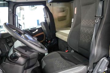 �����ؿ� ����X6000 �콢�� 580���� 6X4 ����/LNG˫ȼ��ǣ����(Һ��)ͼƬ