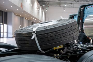 �����ؿ� ����X6000 �콢�� 580���� 6X4 ����/LNG˫ȼ��ǣ����(Һ��)ͼƬ