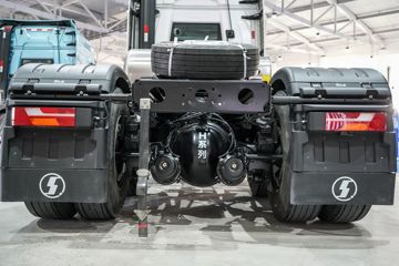 �����ؿ� ����X6000 �콢�� 580���� 6X4 ����/LNG˫ȼ��ǣ����(Һ��)ͼƬ