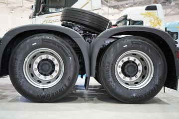 �����ؿ� ����X6000 �콢�� 580���� 6X4 ����/LNG˫ȼ��ǣ����(Һ��)ͼƬ