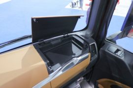 德龙X5000S&nbsp;载货车驾驶室                                               图片