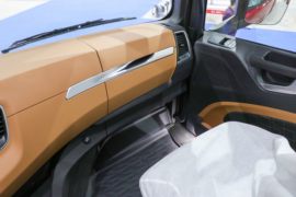 德龙X5000S&nbsp;载货车驾驶室                                               图片