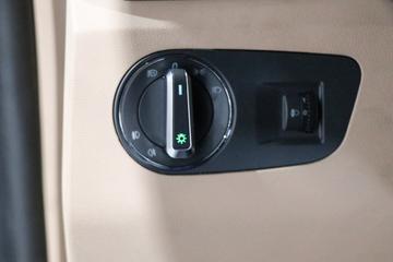 �����ؿ� ����X5000 �콢�� 530���� 6X4 LNG�Զ���ǣ����(Һ��)ͼƬ