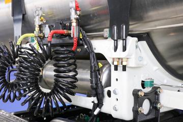 �����ؿ� ����X5000 �콢�� 530���� 6X4 LNG�Զ���ǣ����(Һ��)ͼƬ