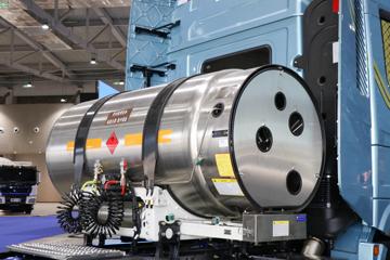 �����ؿ� ����X5000 �콢�� 530���� 6X4 LNG�Զ���ǣ����(Һ��)ͼƬ