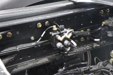 �����ؿ� ����X5000 �콢�� 530���� 6X4 LNG�Զ���ǣ����(Һ��)ͼƬ