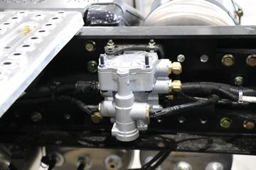 �����ؿ� ����X5000 �콢�� 530���� 6X4 LNG�Զ���ǣ����(Һ��)ͼƬ