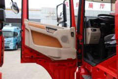 陕汽重卡 德龙X5000 经典版 530马力 6X4 CNG牵引车(SX4259XD4TF1)