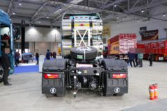 陕汽重卡 德龙X6000 旗舰版 590马力 6X4 LNG自动档牵引车(液缓)