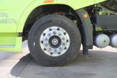 一汽解放 J7重卡 经典版 530马力 6X4 LNG自动档牵引车(采埃孚12档)(液缓)(CA4250P77M26T1E6)