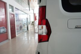 睿行EM60 电动封闭厢货外观图片