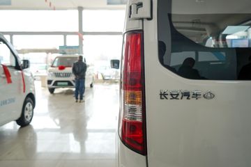  EM60 2.4T 7 綯;ó(Կ)ͼƬ