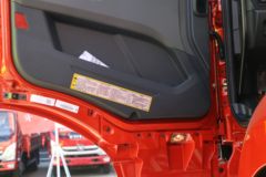一汽解放 J6P重卡 510马力 6X4 LNG牵引车(CA4250P66M25T1E6)