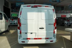 长安 睿行EM80Ⅱ 2.81T 2座 4.805米纯电动厢式运输车(对开门)