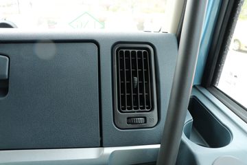 �������� ����H7�ؿ� 550���� 6X4 LNG�Զ���ǣ����(LZ4250H5DM3)ͼƬ