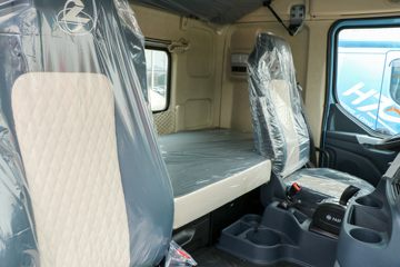 �������� ����H7�ؿ� 550���� 6X4 LNG�Զ���ǣ����(LZ4250H5DM3)ͼƬ