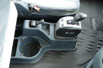 �������� ����H7�ؿ� 550���� 6X4 LNG�Զ���ǣ����(LZ4250H5DM3)ͼƬ