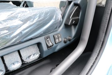 �������� ����H7�ؿ� 550���� 6X4 LNG�Զ���ǣ����(LZ4250H5DM3)ͼƬ